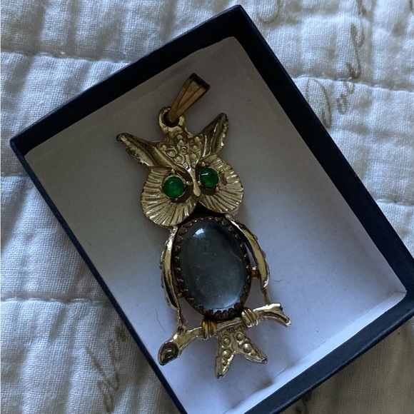Vintage Avon Owl 🦉 pendant - Picture 2 of 6